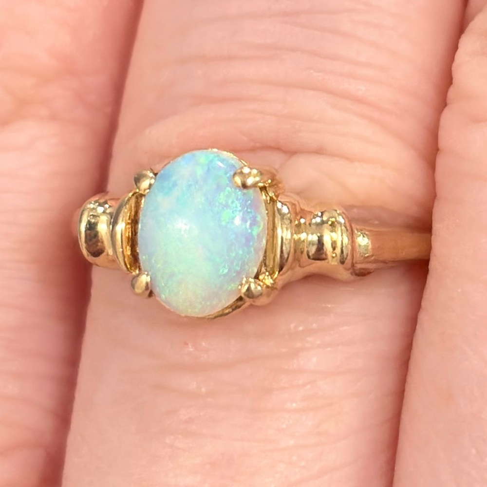 Vintage 10K Gold Opal Ring: White & Blue Solitaire, Size 6.5